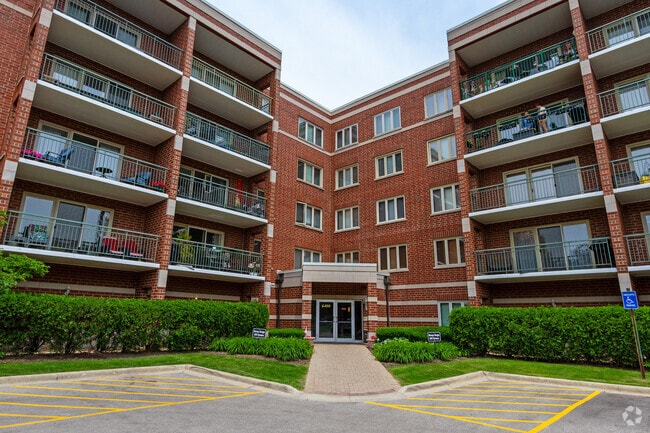 Building Photo - 6400 W Berteau Ave Rental