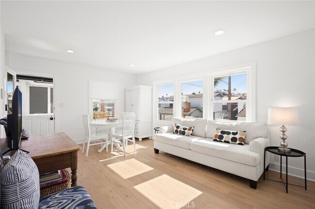 Photo - 300 Coral Ave Unidad Half 1-2