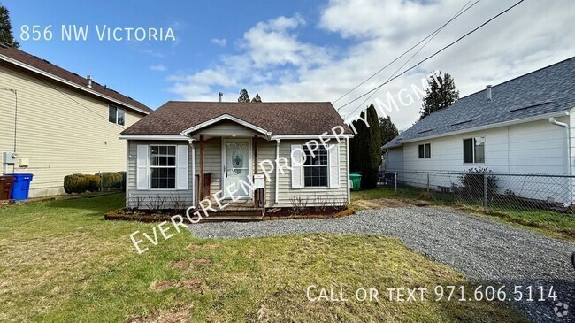 Building Photo - Charming 2BR/1BA Home with Oversized Fence...