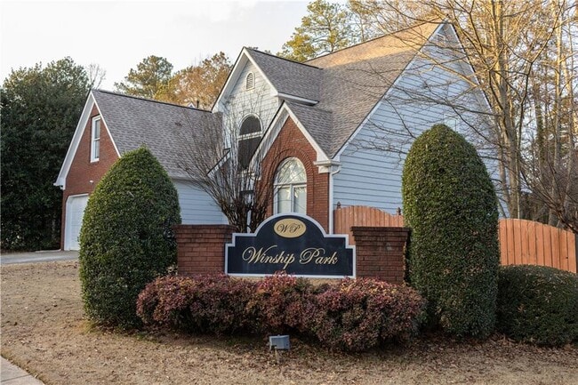 Photo - 994 Brentmoor Ln NW