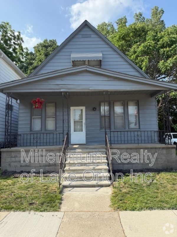 Building Photo - 15251 Maplewood Ave Unit 1 Rental