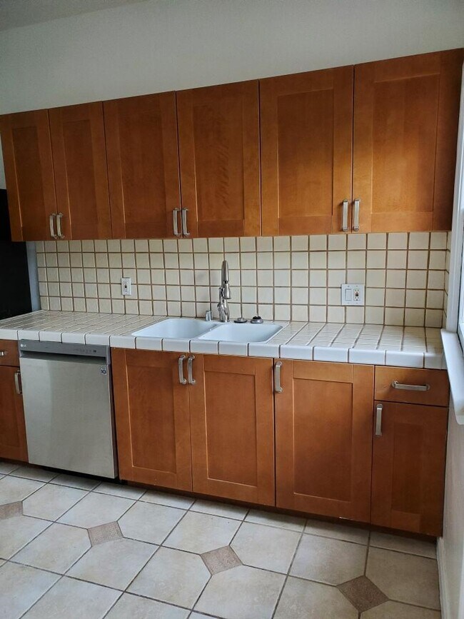 Photo - 834 Huntley Dr Unit 3