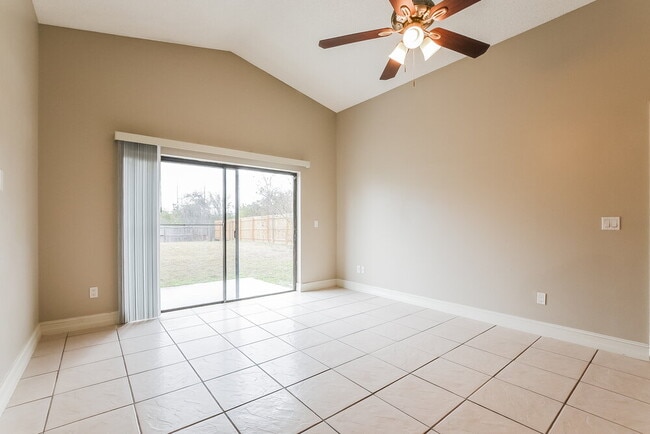 Photo - 297 Chicago Woods Cir