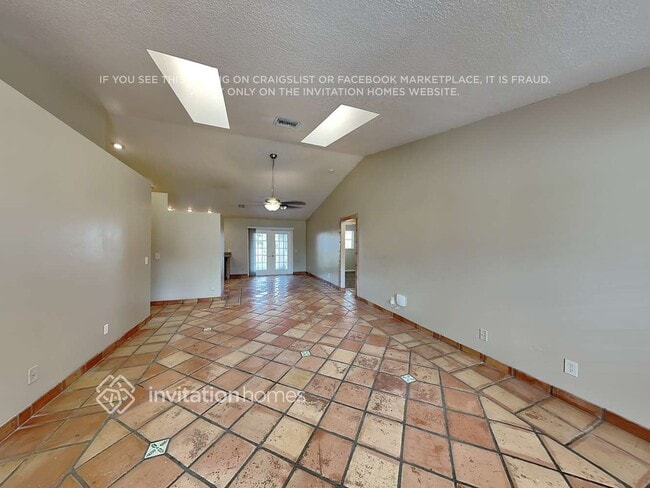 Photo - 6229 Ungerer St