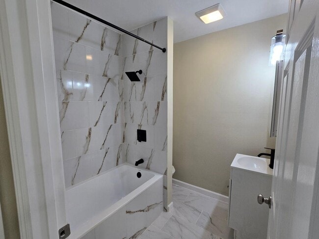 Photo - 8703 Berndale St