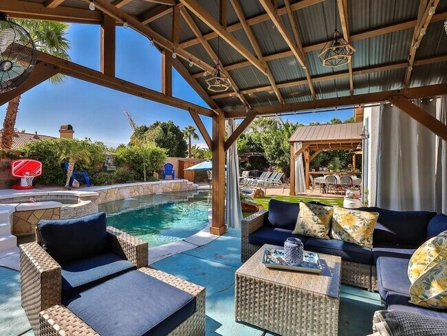 Photo - 4 Bedroom Single Family Home in La Quinta