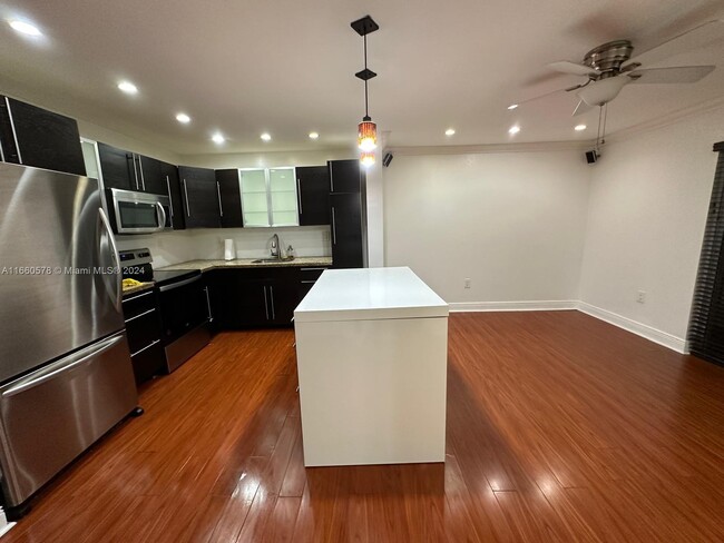 Photo - 8851 NW 119th St Apartamento Unidad 6216