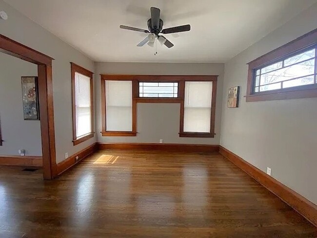 Photo - Big 2BR with appliances, nicely updated! Great for students or professor.