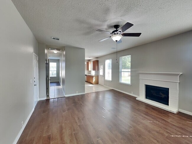 Photo - 18810 Woodglen Shadows Dr