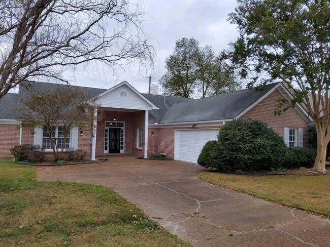647 S Sanga Rd