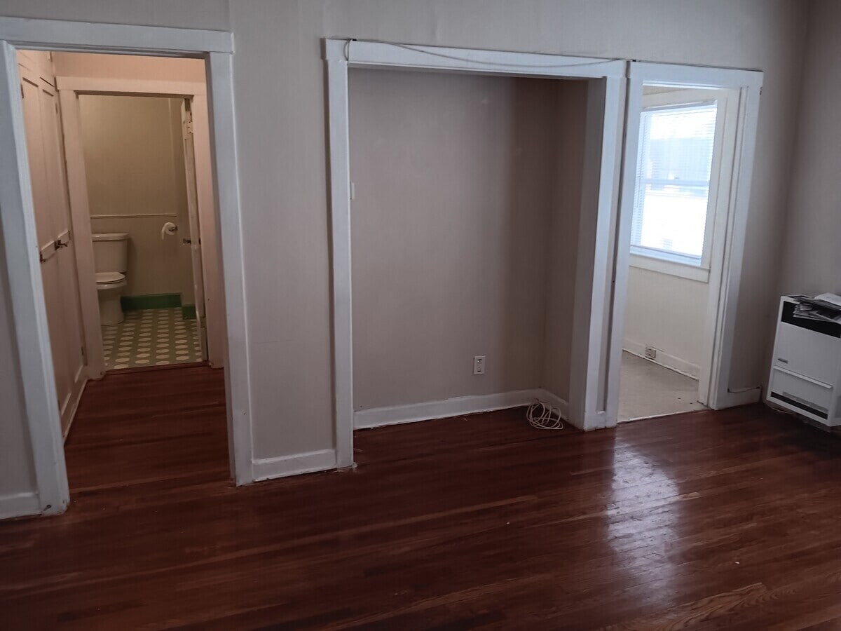 Photo - 1516 Rosalia Rd