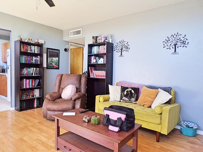 Photo - 4501 Pine Tree Dr