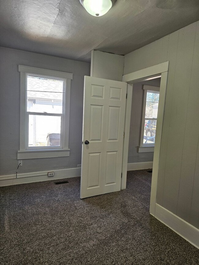 Photo - 1105 W 29th St