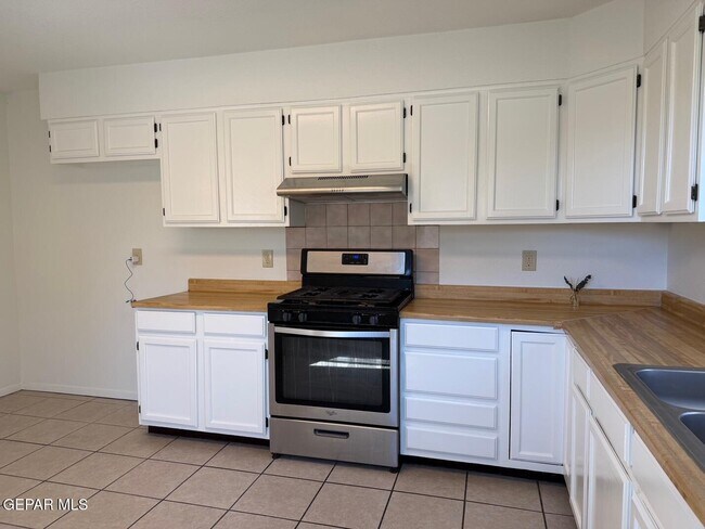 Photo - 293 Atlantic Rd