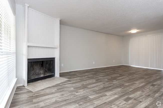 2BR,2BA-1096SF