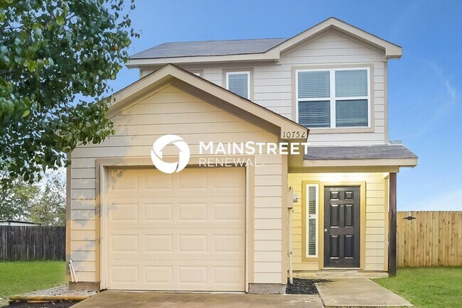 Building Photo - 3 Bedroom Pet-Friendly Home in FORT WORTH, TX with Main Street Renewal