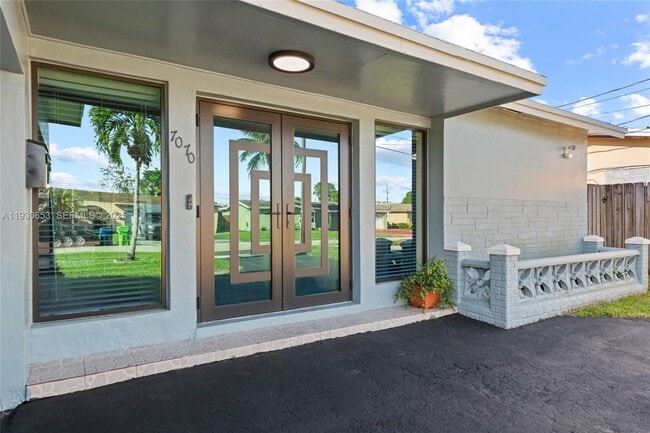 Photo - 7070 NW 21st St