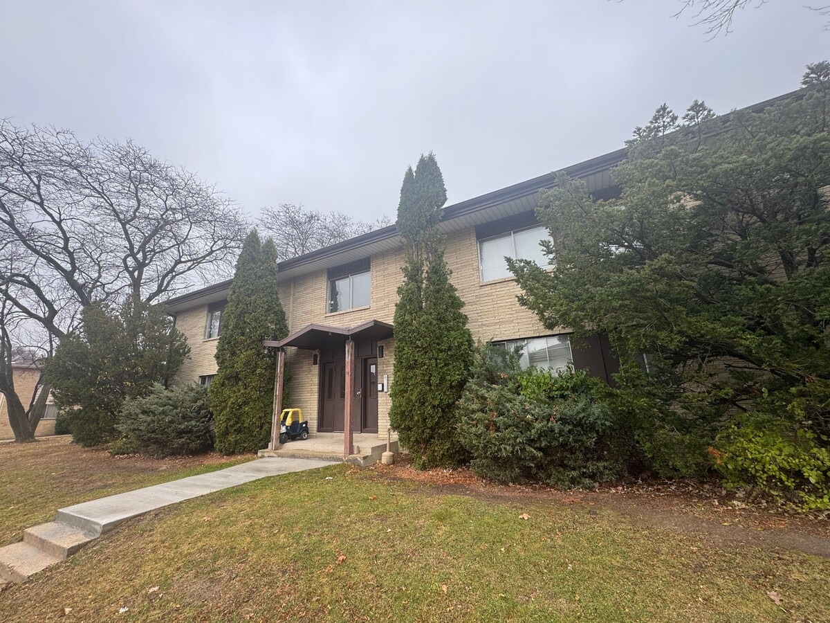 Photo - 51st Street 8 Families