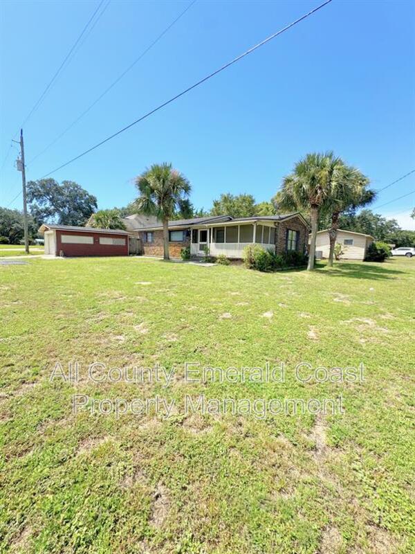 Photo - 733 Beach Dr