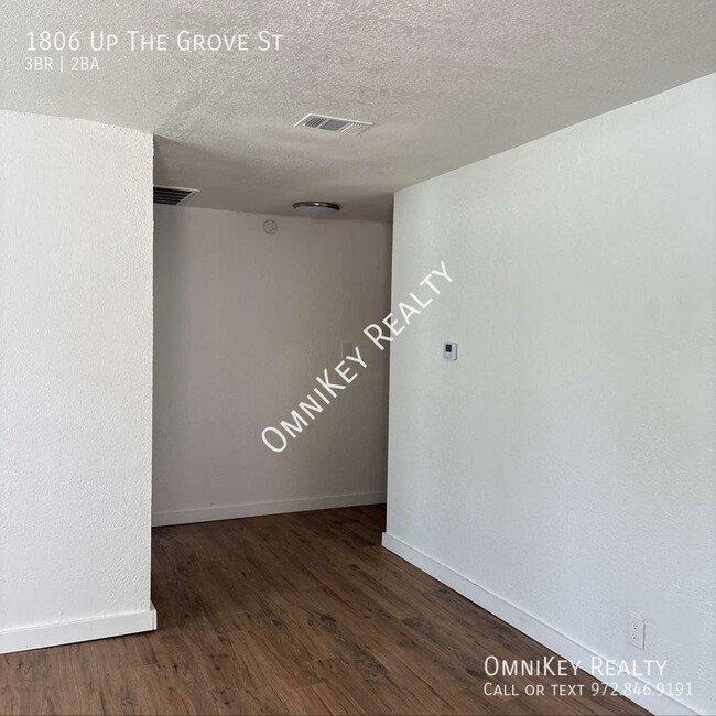 Photo - 1806 Up the Grove St
