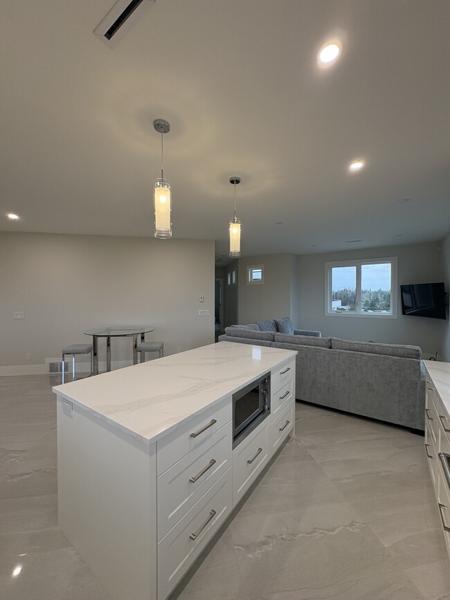 Photo - 3388 Ross Rd