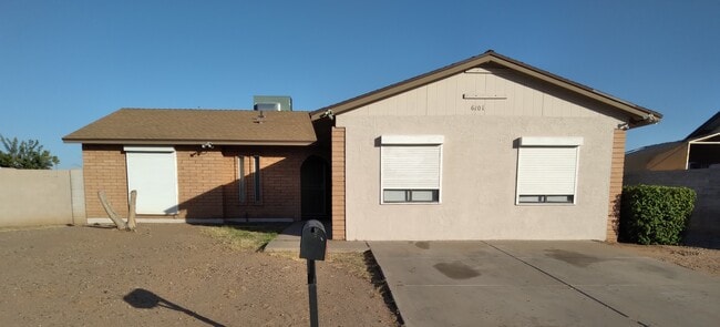 Building Photo - 6101 W McKinley St Rental