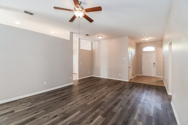 Photo - 133 N Aberdeenshire Dr