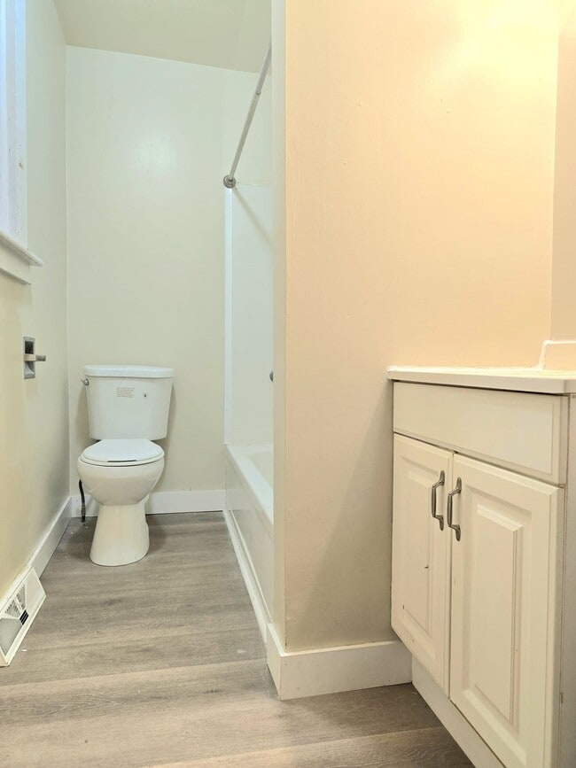 Photo - 804 Broad St Unit 1