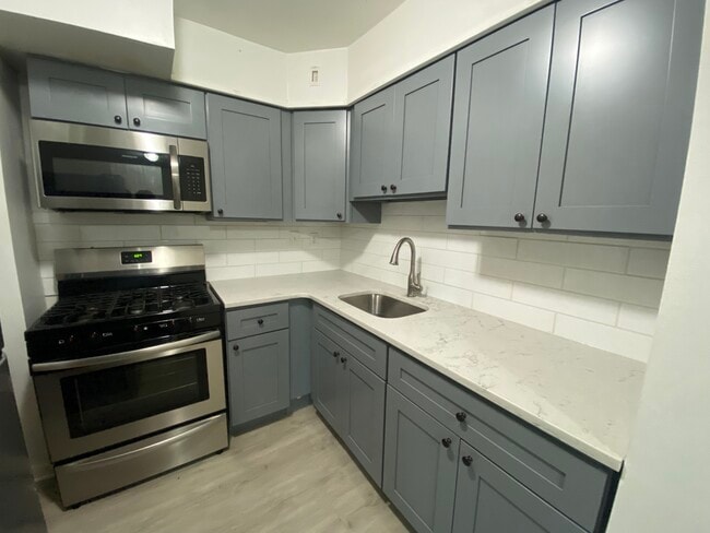 Building Photo - 2638 Daphne Rd Unit 1 Rental