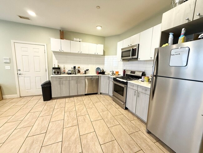 Building Photo - 299 Dudley St Unit 1