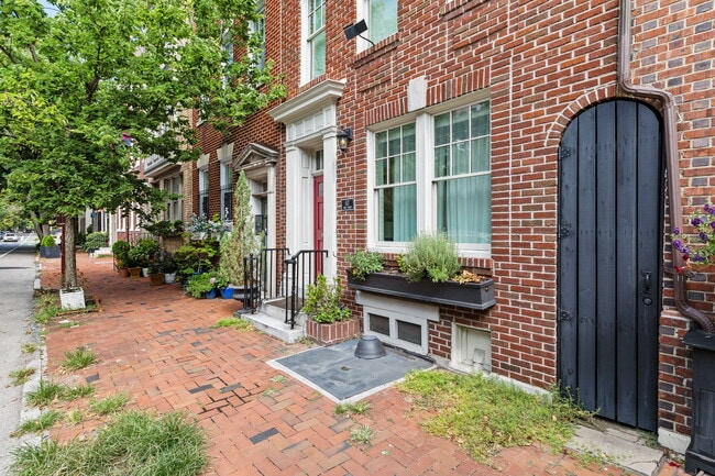 Photo - 617 Pine St