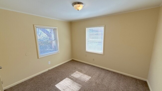 Photo - 1892 Capri Rd