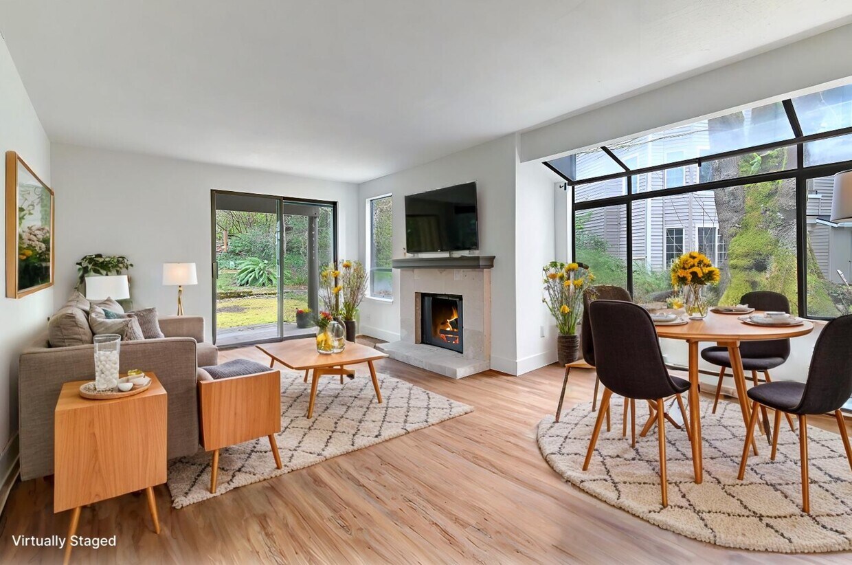 Photo - 10017 NE 122nd St (Kirkland, WA)