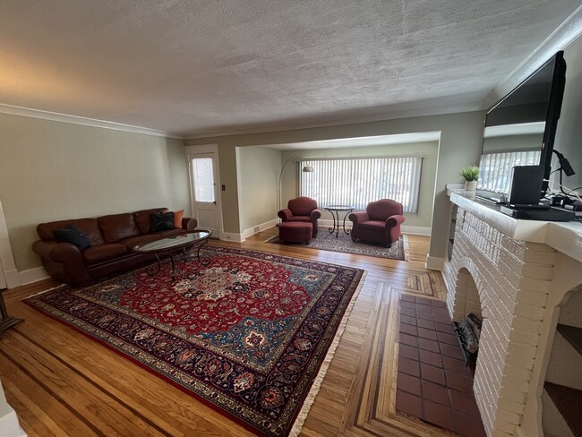 Photo - 203 Lovering Ave Unit Lower