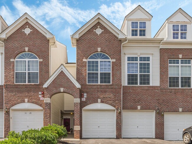 Building Photo - 1115 Balsam Dr