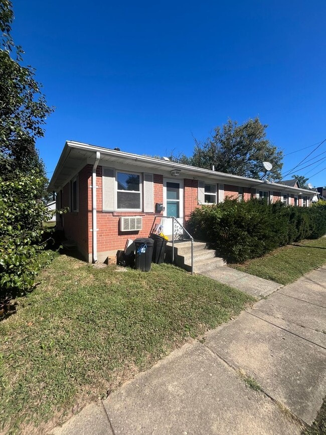 Photo - One Bedroom In Deer Park!