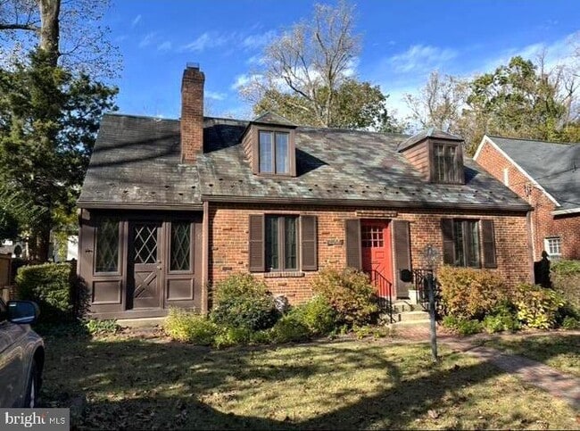 Photo - 8904 Grant St