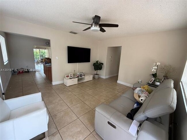 Photo - 6720 SW 21st St Unit 6720 SW 21st St # 1