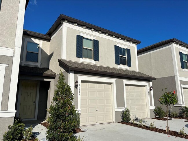 Photo - 31893 Blue Passing Loop