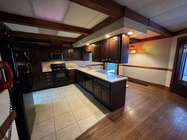 Photo - 116 W 2nd St