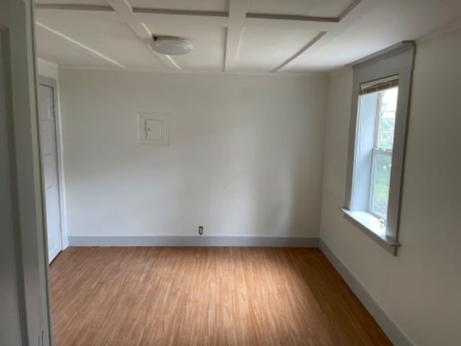 2053 Linden Ave Unit 4