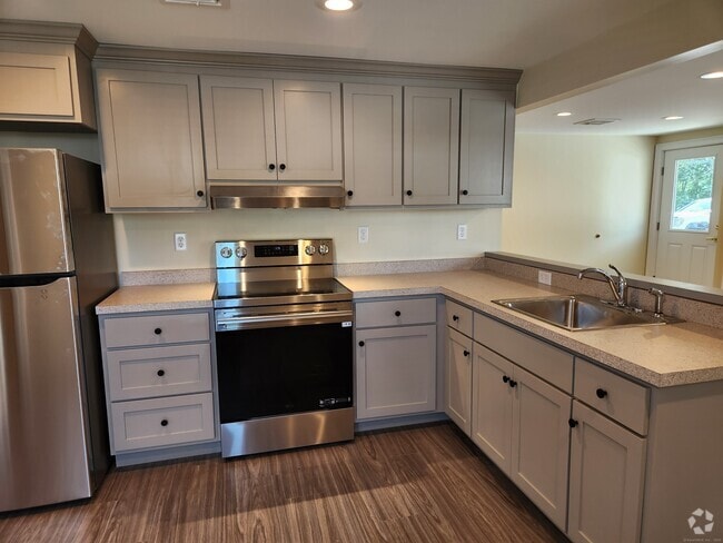 Building Photo - 132 W Main St Unit E Rental
