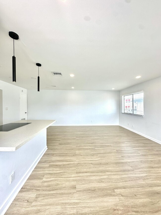 Photo - 102 E Tiffany Dr Unit 4