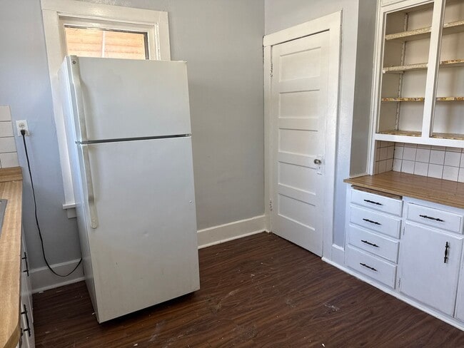 Photo - 2200 S 13th St