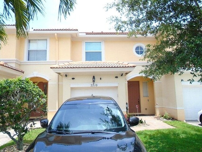 Building Photo - 2210 Seminole Palms Dr Rental