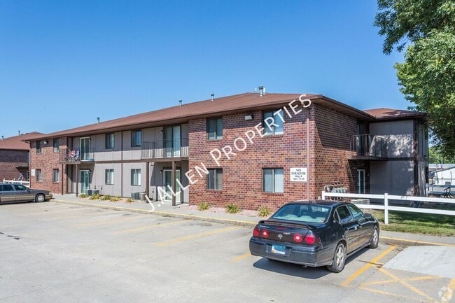 Building Photo - 901 Syracuse Ave Unit 16