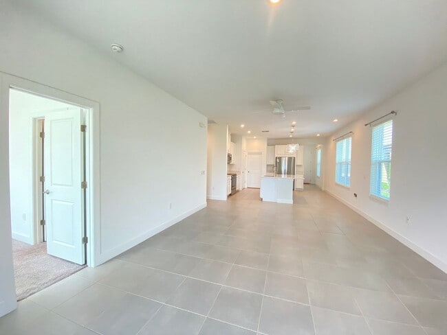 Photo - 2182 Palm Tree Dr