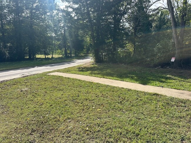 Photo - Recently Renovated 2-Bedroom Home in Hende...