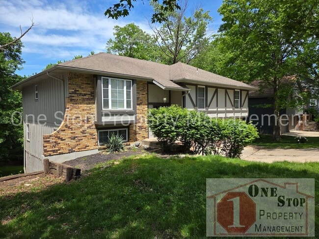Photo - 4 Bedroom, 2.5 Bathroom Home in North Kansas City, Missouri