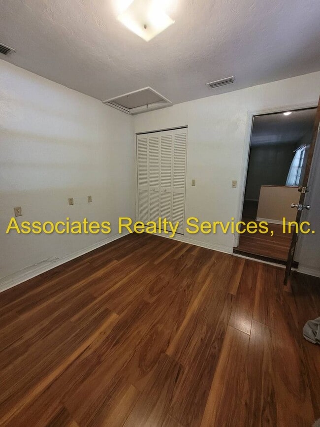 Building Photo - Cute Home In Deer Run, 3br /2ba!!!!!!